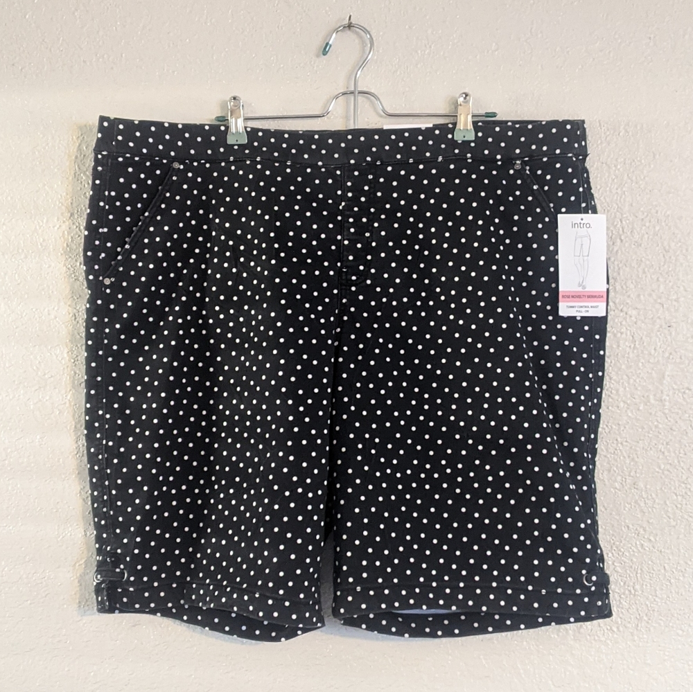 intro. Bermuda shorts plus size B&W polka dot stretchy 20W NWT